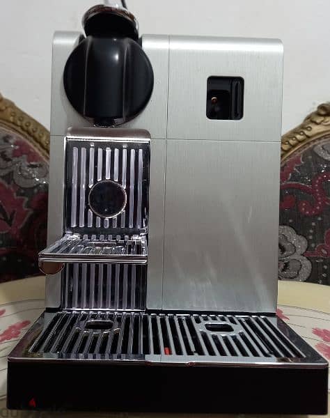 Nespresso Lattissima Pro Capsules Machine 1