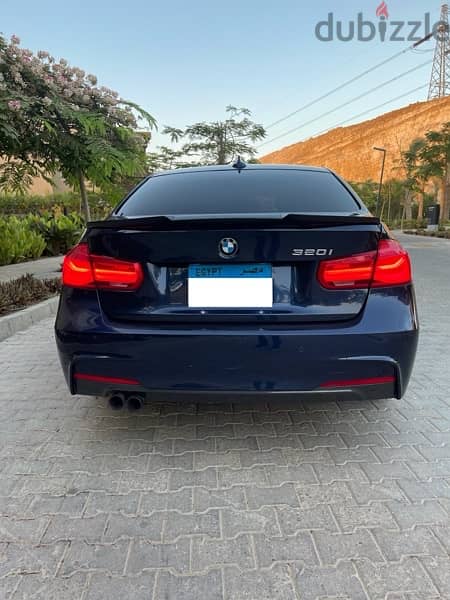 BMW 320i M Sport 2019 Red Interior 2