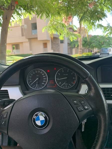 BMW 318 2011 8