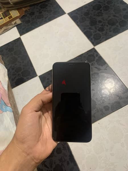 ايفون xs max  مساحة 64 بطارية 79 1