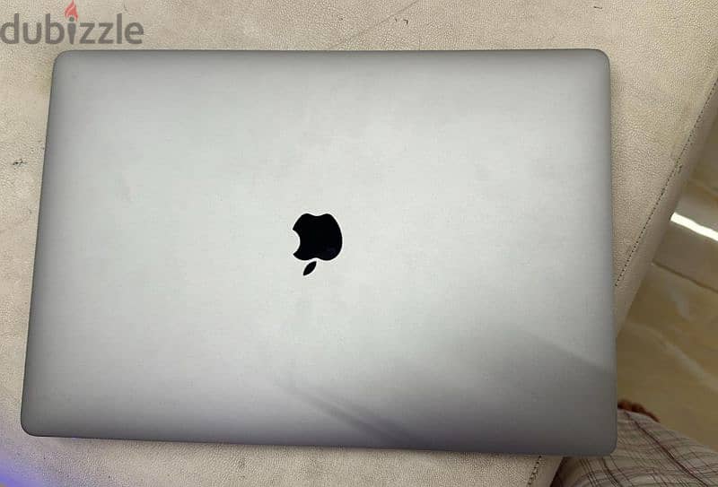 macbook pro 2019 16 in i9 3