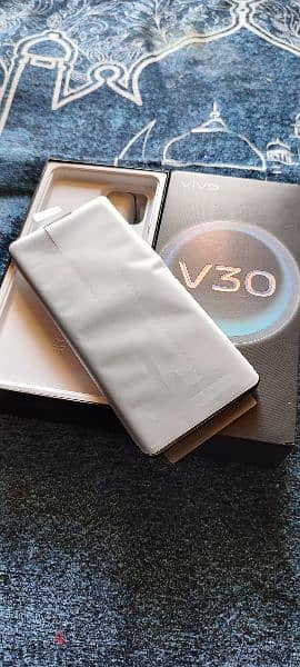 vivo v30 12/256 5g بحاله الجديد تماما استخدام بسيط جدا بيع او بدل 2