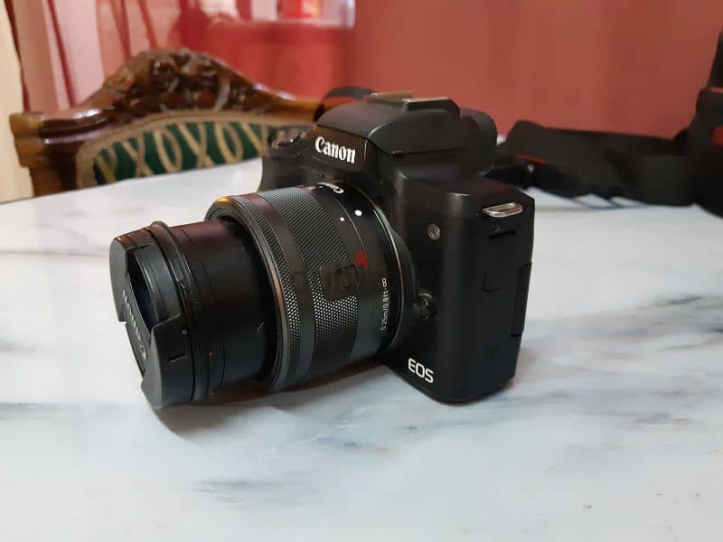 Canon camera M50 كاميرا كانون 2