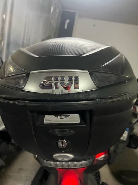 Givi Topbox 1