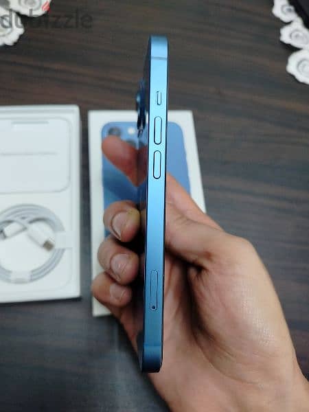 iphone 13 128g 100% لسه في الضمان 2