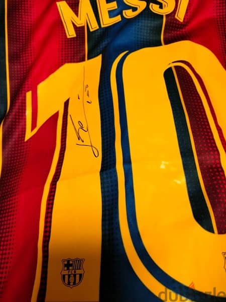 SIGNED SHIRT BY MESSI 0