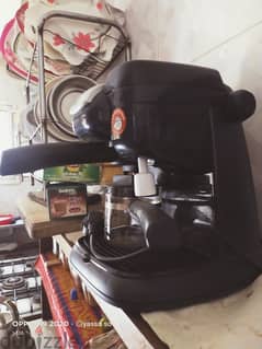 ماكينة قهوة delonghi شبه جديدة 0