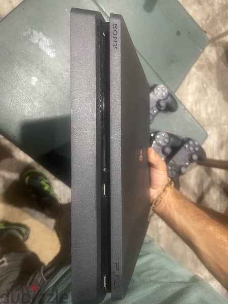 ps4 with 4 controllers 1