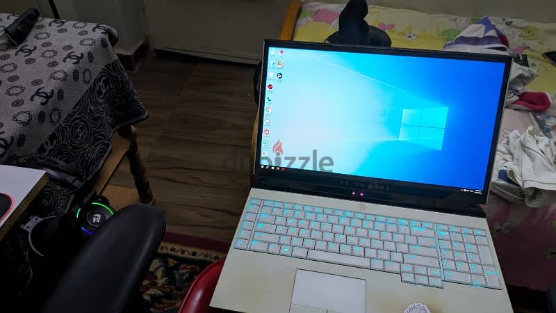 Alienware 51m r2 laptop 4