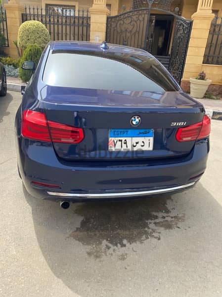 BMW 318 2019 4