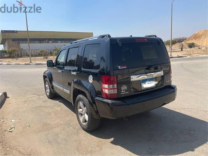 Jeep Cherokee 2010 3