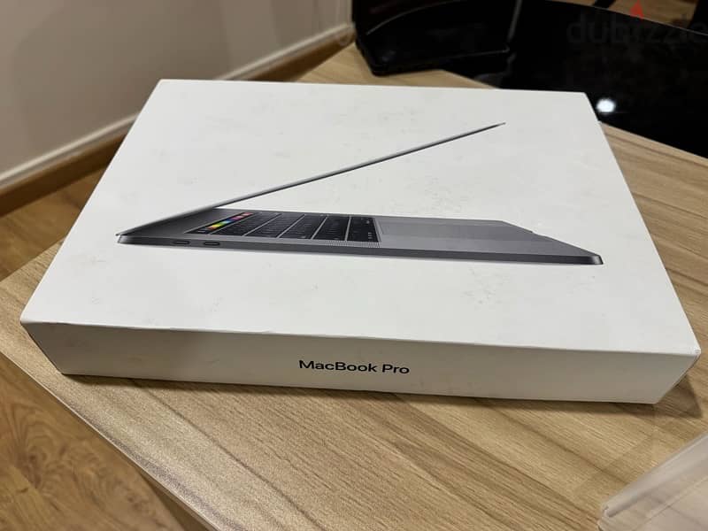 للبيع لابتوب MacBook Pro 2019 بحالة ممتازة! 3