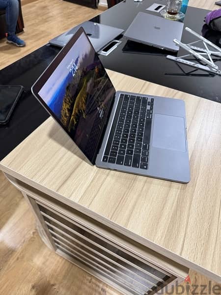 للبيع لابتوب MacBook Pro 2020 M1 3