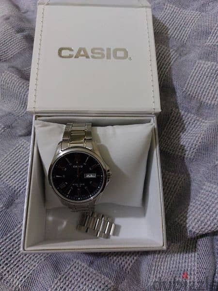 ساعة casio كلاسيكية مضادة للماء حتي ١٠ متر كسر زيرو حالة ممتازة 4