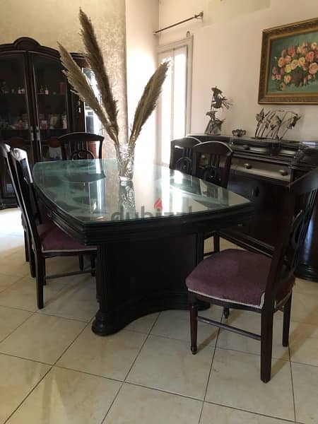 dining room used in a good condition 1