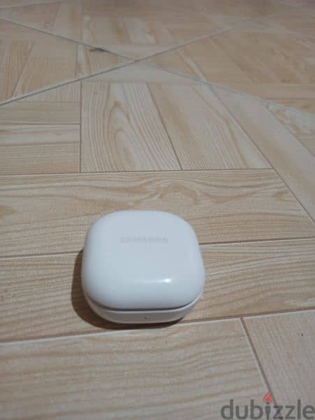 Samsung Galaxy Airpods FE 2023 1