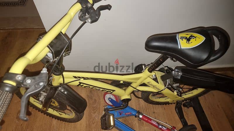 Bicycle-ferarri- for children size 16 from 4 to 8 y دراجة أطفال 3