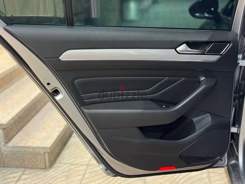 VOLKSWAGEN  PASSAT COMFORT 2023 KM 27000 WAKEL  فابريكه صيانات بروتكشن 7