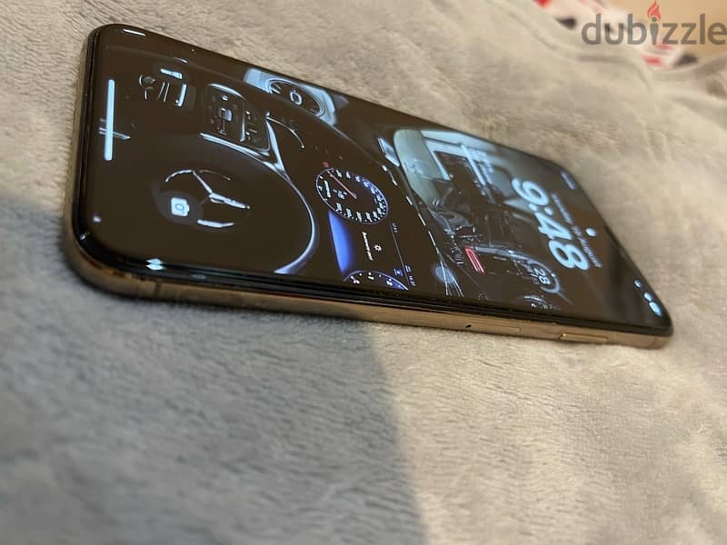 IPHONE XS MAX 4