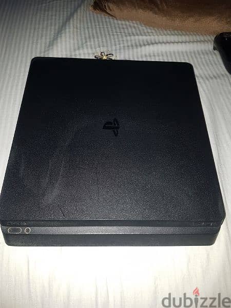 Ps4 Slim 500Gبلايستيشن ٤ بحالة جيدة جدااااا 3