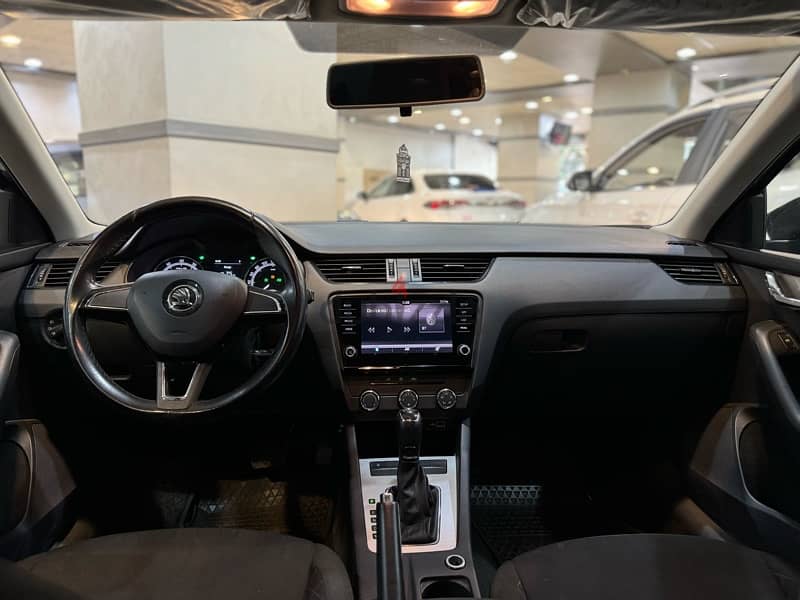 SKODA OKTAVIA A7 AMBITION  2020IMPORT GERMANY  KM 92000 صيانات فابريكه 12