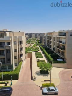 cozy penthouse for rent in 5th square compound beside vgk palm hills - new cairo بنتهاوس للايجار مطبخ وتكييفات بكمبوند فيفث سكوير التجمع 0