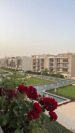 For quick sale Apartment for sale bahary, and prime location,with Down payment and installments in ALmarasem Fifth square 0