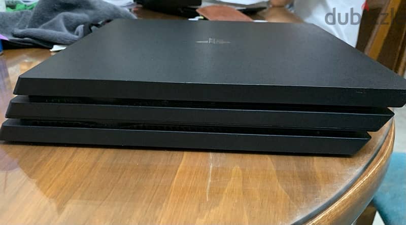 PS4 PRO 1 TB 6