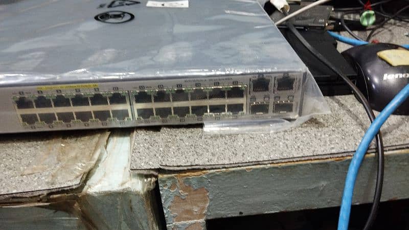 switch HP 24 port management POE 2