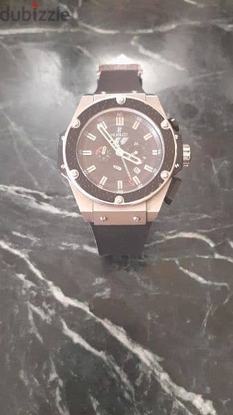 ساعةhublot بحالة ممتازة 0