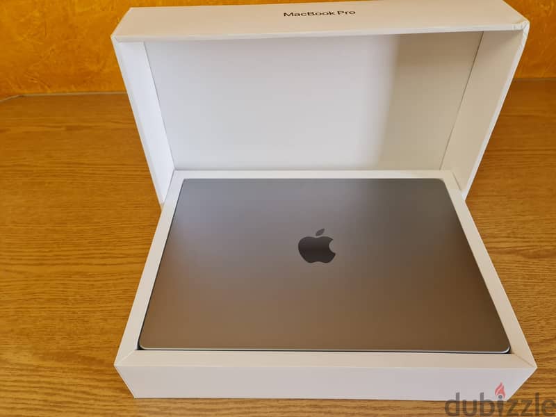 Apple MacBook Pro 14-Inch (M1 pro) 2