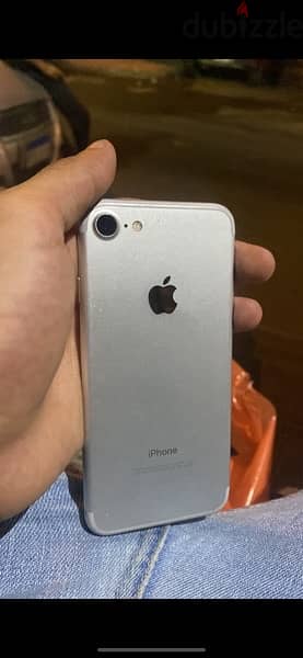 iphone 7 128Gb p/75 محتاج شاشه معاه عليتو 1