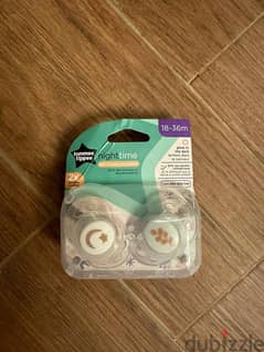 2 x Avent Pacifiers + 2 x Tommee Tippee Pacifiers