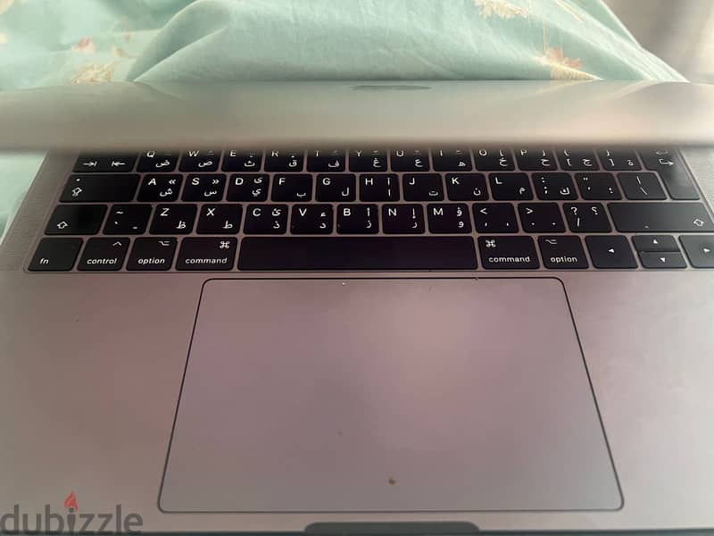 Apple Macbook, Touch key Board , 3.1 GHz Dual-Core Intel Core i5 2