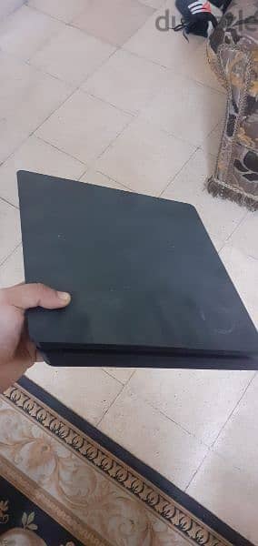 playstation 4 slim 500 جيجا بايت 
بلاستيشن ٤ استخدام شخصي للبيع 2