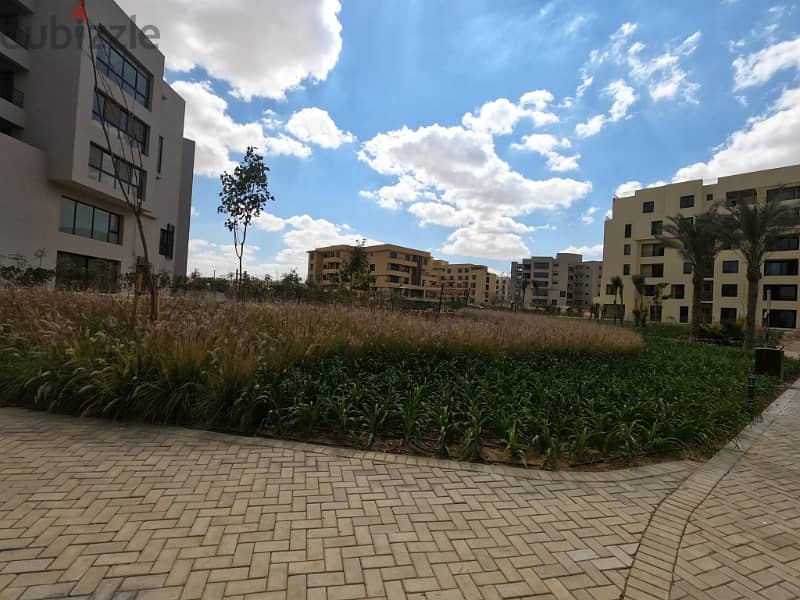 شقة للبيع بكمبوند أاويست موقع مميز Apartment for sale at O-West Core 2