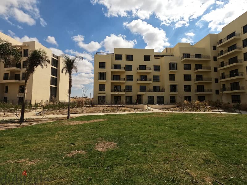 شقة للبيع بكمبوند أاويست موقع مميز Apartment for sale at O-West Core 5