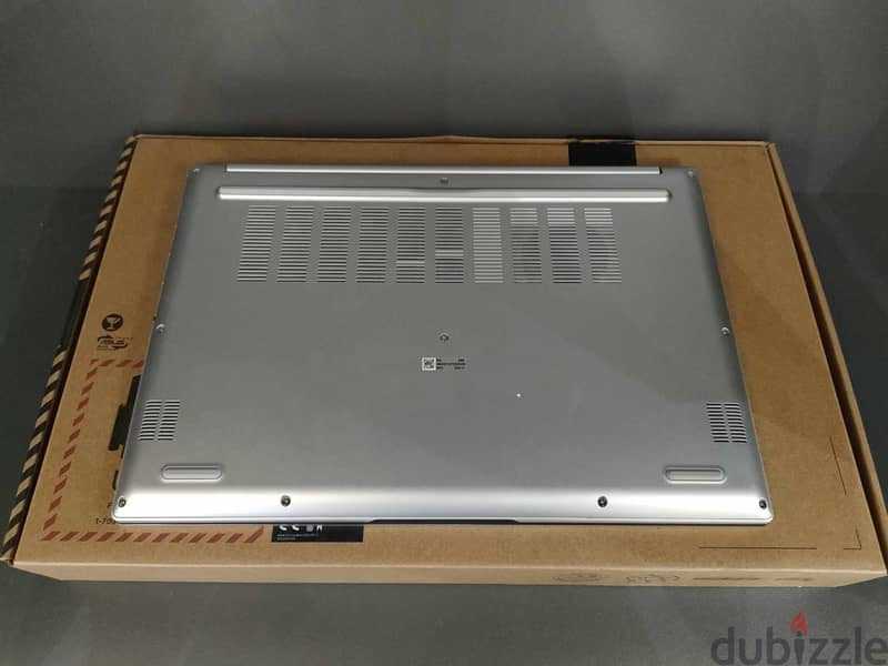 Asus vivobook16 D1603QA 4