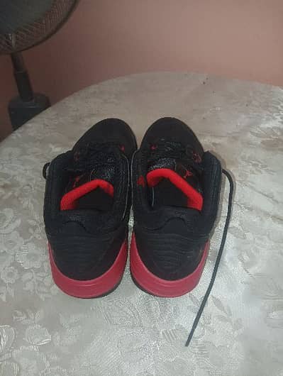 jordan max aura 5