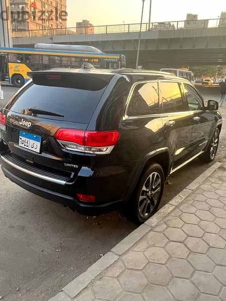 جراند شروكي ٢٠١٨ للايجار بسائق و بدون - Jeep grand cherokee for rent 2