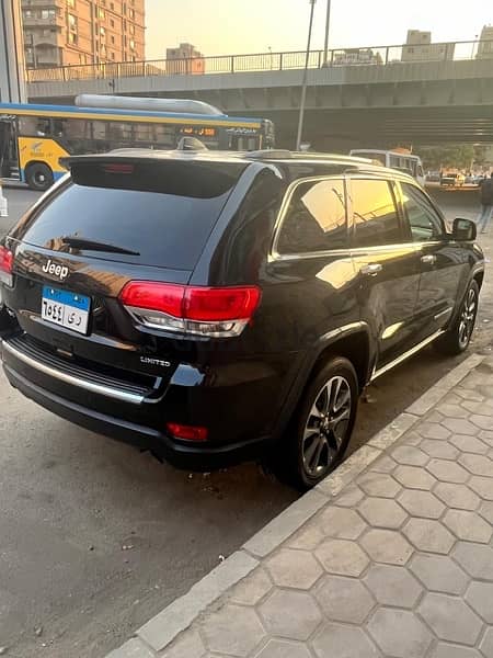 جراند شروكي  ٢٠١٨ للايجار بسائق و بدون - Jeep grand cherokee for rent 2