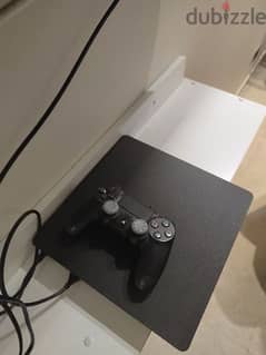 Ps4 slim 512gb 2 دراع اصلي و 3 العاب