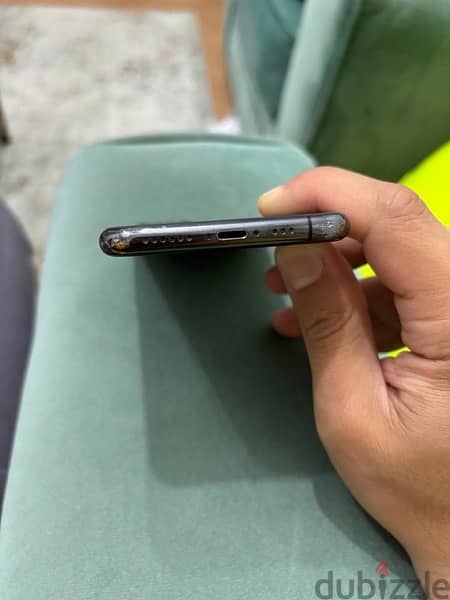 iPhone 11 pro 64gb 4