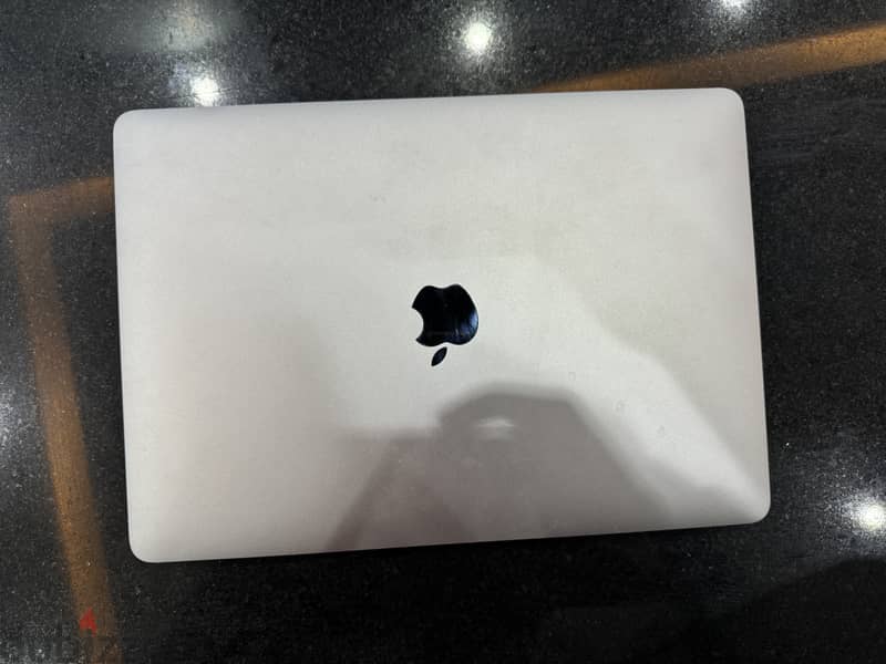 apple macbook Air M1 (2020) 2