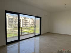 شقه 275م للايجار بالمراسم 4 غرف نوم  بالتكييفات و المطبخ ع اللاندسكيب apartment 275m for rent in fifth square with AC's and kitchen - landscape view 0