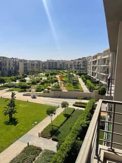 Apartment 270m Prime location for sale in fifth square marasem 0