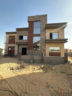 Villa for sale 5 rooms in the compound near the Auc Taj City Compound, installments over 8 years 0