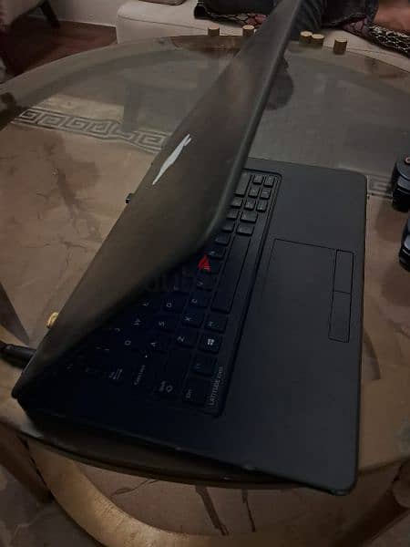 laptop Dell Core-i5 5th- Viga2gb 4