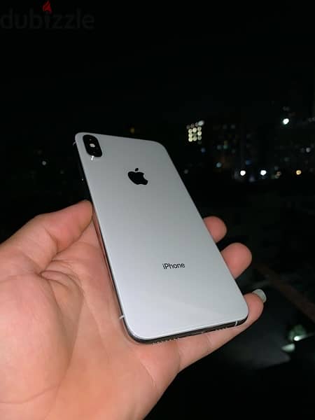 iPhone xs max 4