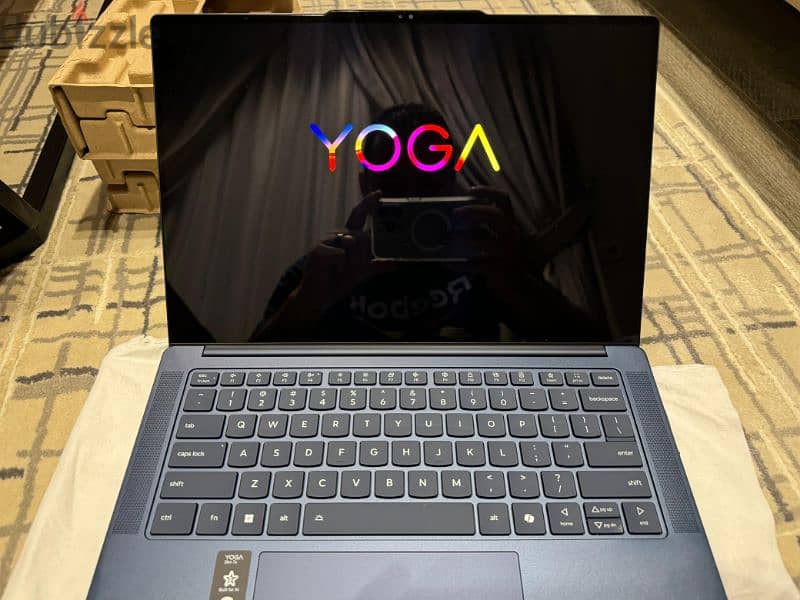 Lenovo Yoga Slim 7x . . 512/16 . . Snapdragon X elite 4